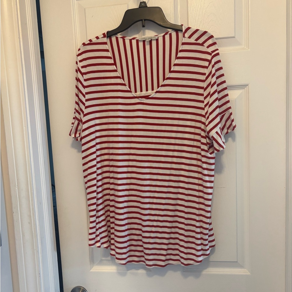 Green Envelope Red and Cream Short Sleeve Relaxed Tee